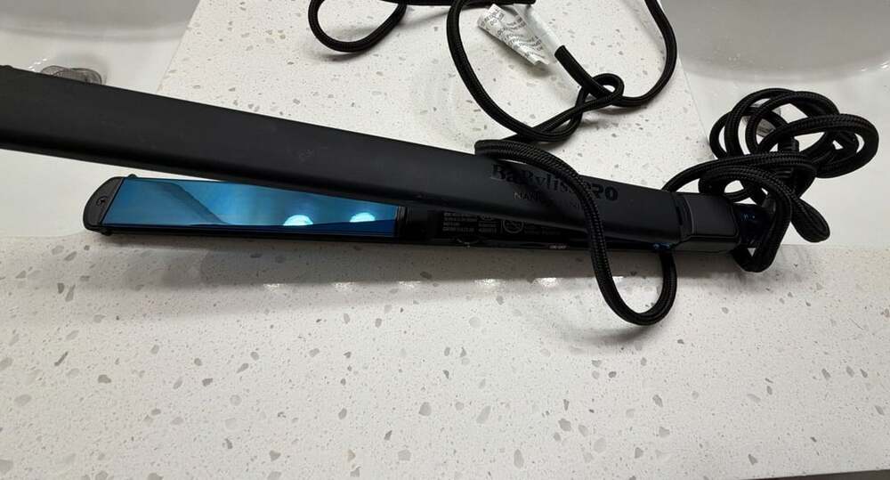 Nano Titanium 1" Ultra-Thin Flat Iron (Black & Blue)